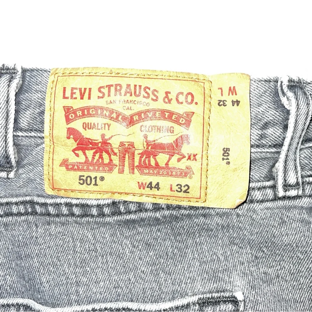 Levi's Gray‎ Straight-Leg Men's Jeans - 501 Style -44/32